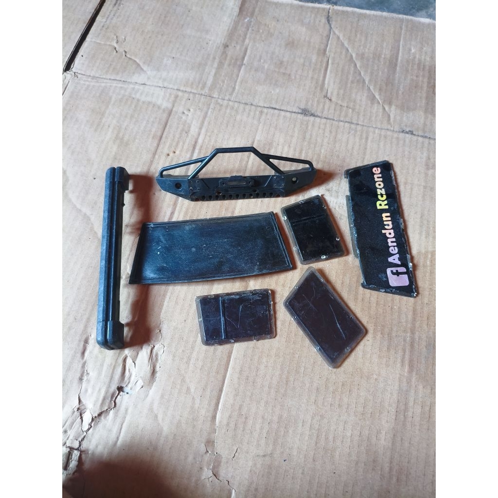 batrak batruk kacan dan bemper bekas mobil rc Cherokee 1:10