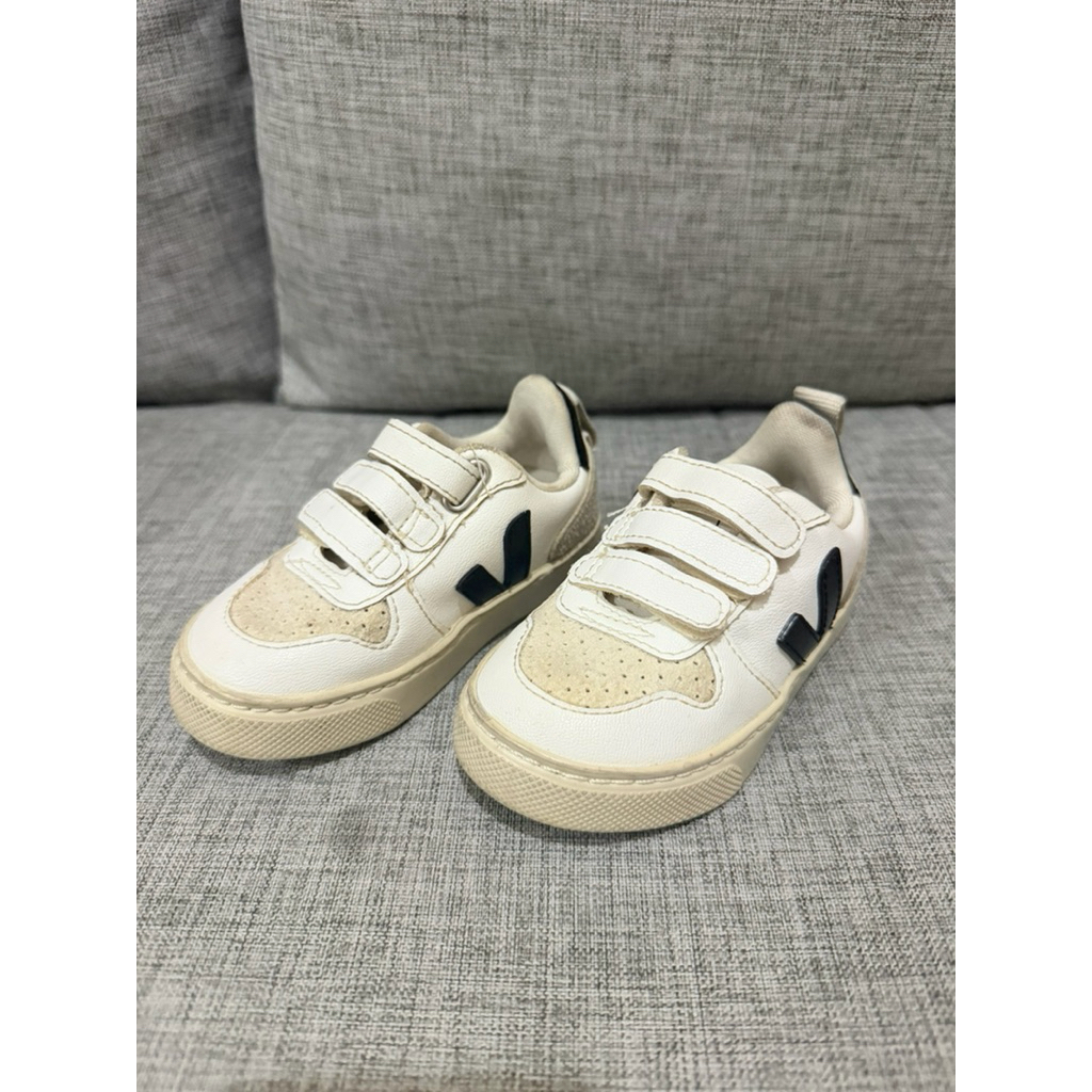 veja kids size 23
