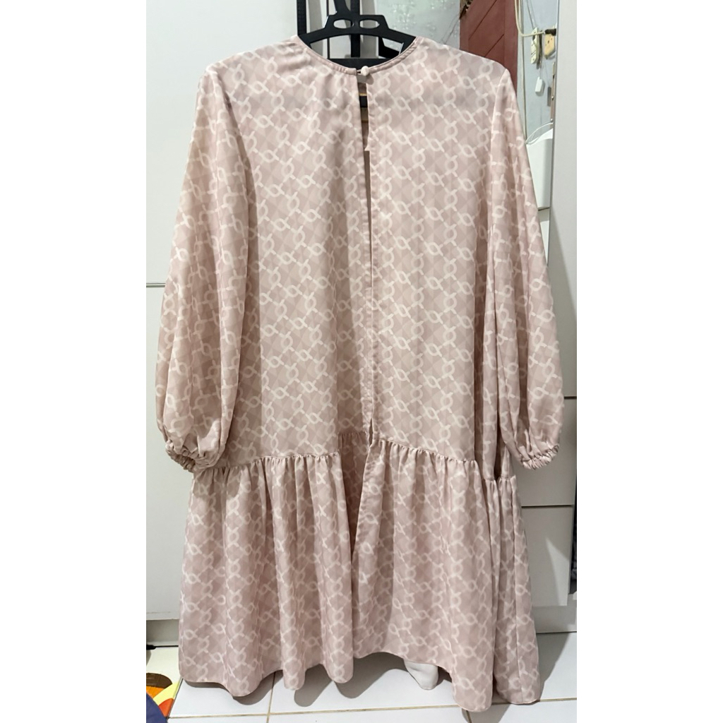 Preloved local brand,vivi zubedi nada puspita,sazkia sungkar,wearing klamby, jamila humaila, ria mir