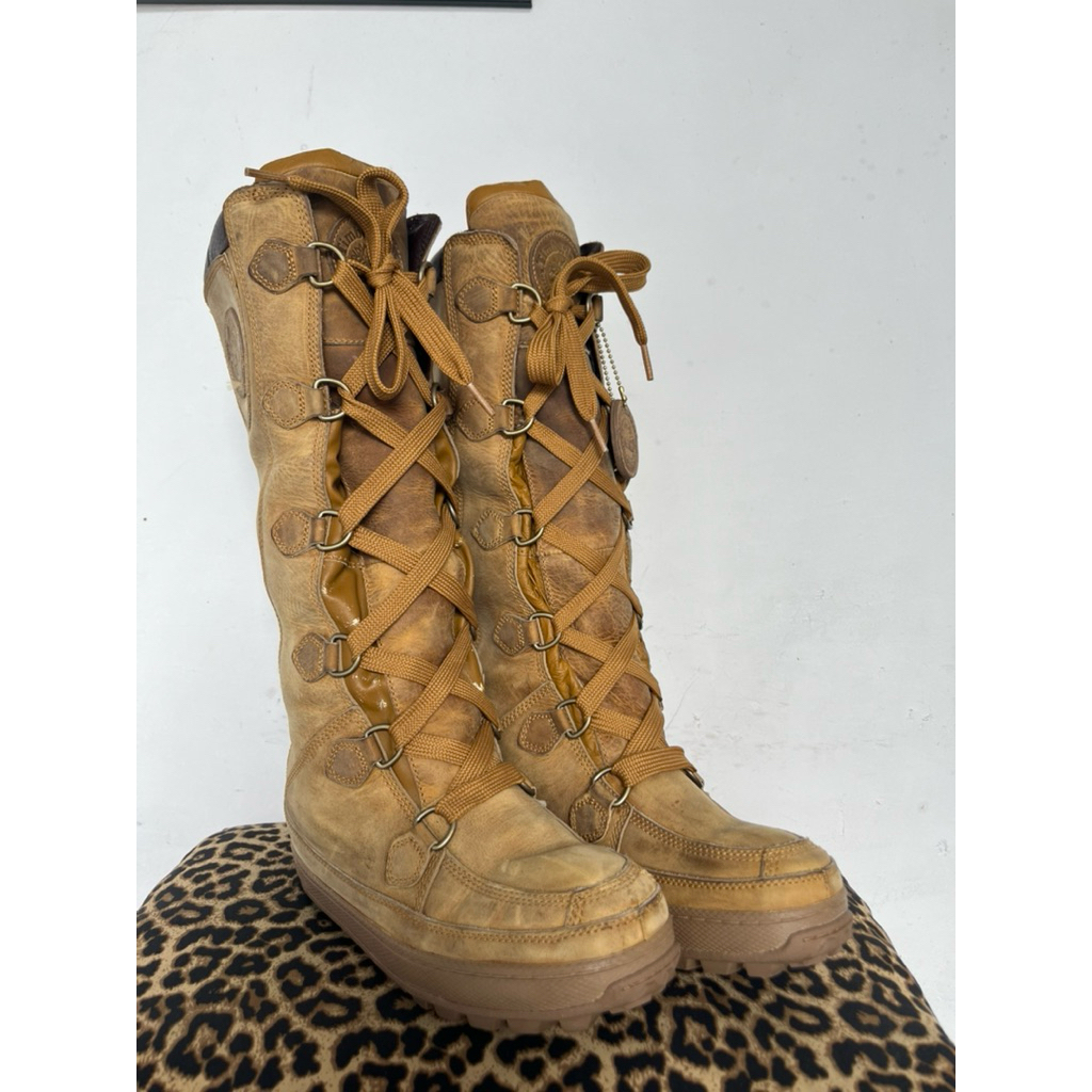 BOOTS WINTER TIMBL SIZE 38 TAG SAMPLE