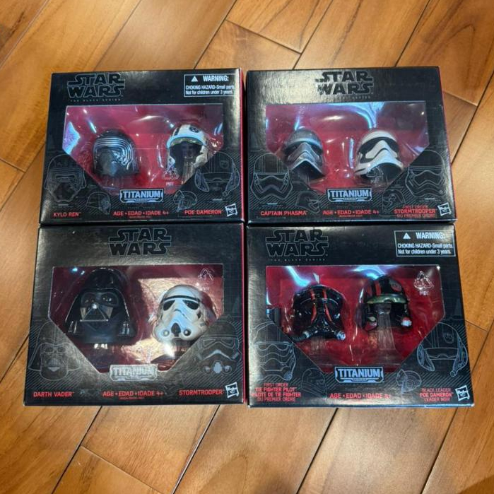 Hasbro Star Wars The Black Series Titanium Series Die-Cast Helmet Sets