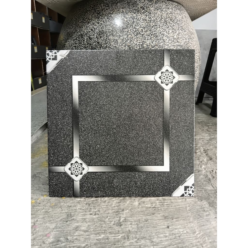 Keramik Lantai Matt Kulit Jeruk CLIO 40x40 Korowai Black