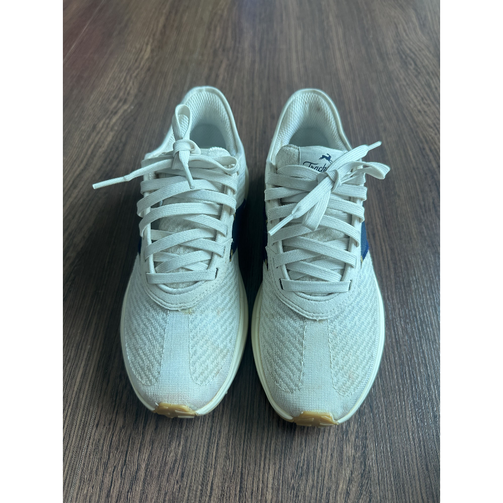 Tracksmith Eliot Runner Shoes Cream Navy Preloved