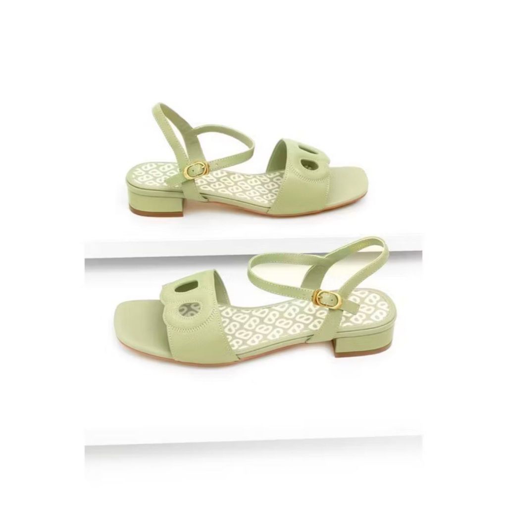 Nina Sandal Buttonscarves