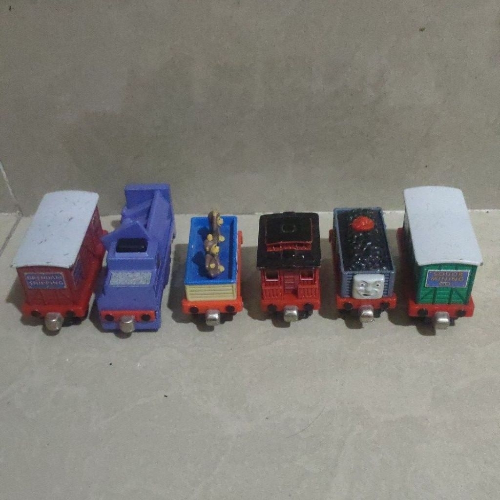 Thomas and Friends take n play tender version
