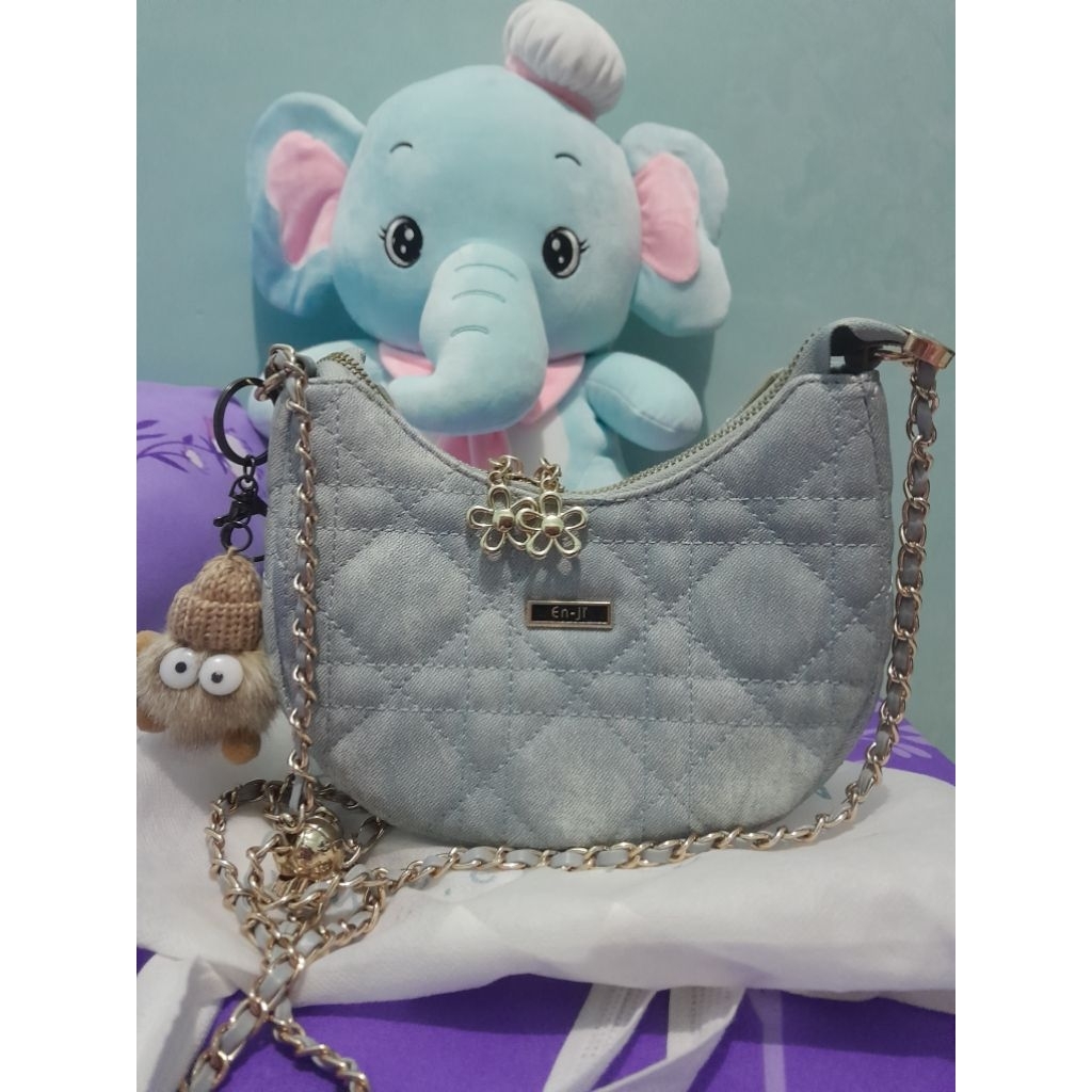 tas  En-ji