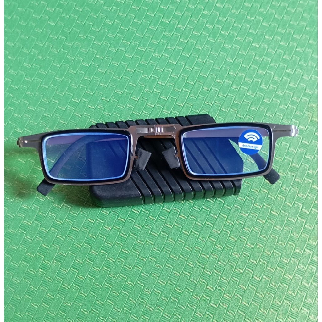 KACAMATA BACA PLUS AUTO FOCUS TITANIUM MODEL LIPAT