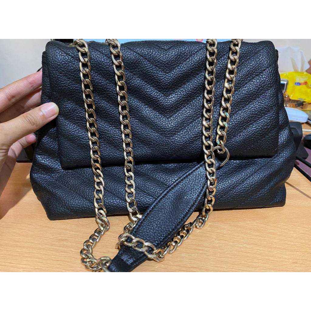 Tas Prior Wanita Preloved | Warna Black Gold Kondisi Bagus