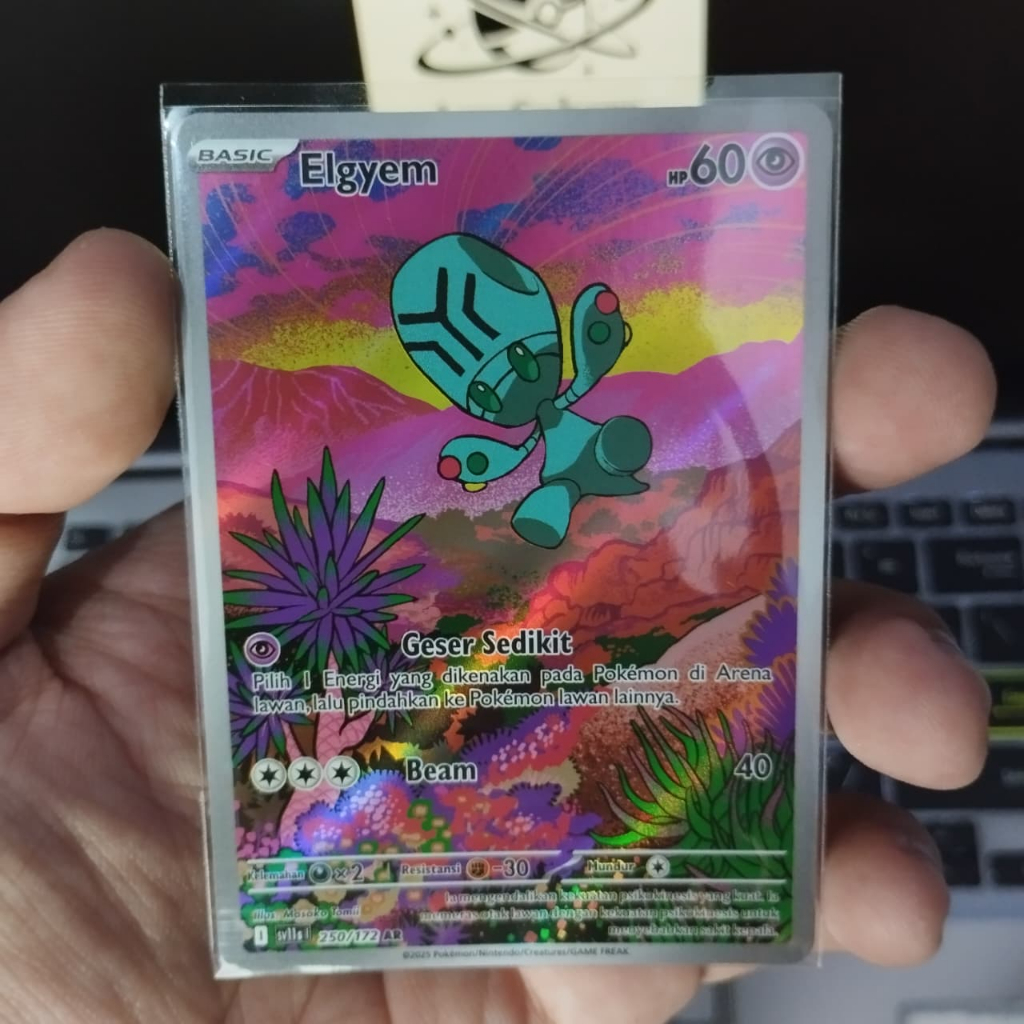 Kartu TCG Pokemon Elgyem AR 250/172 Hitam & Putih
