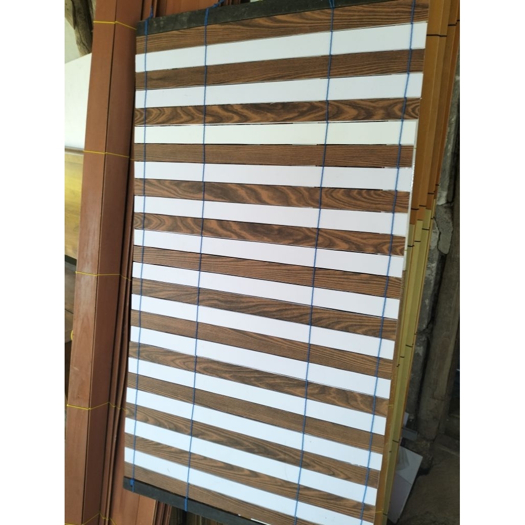 Tirai pvc dan kayu asli ukuran jendela