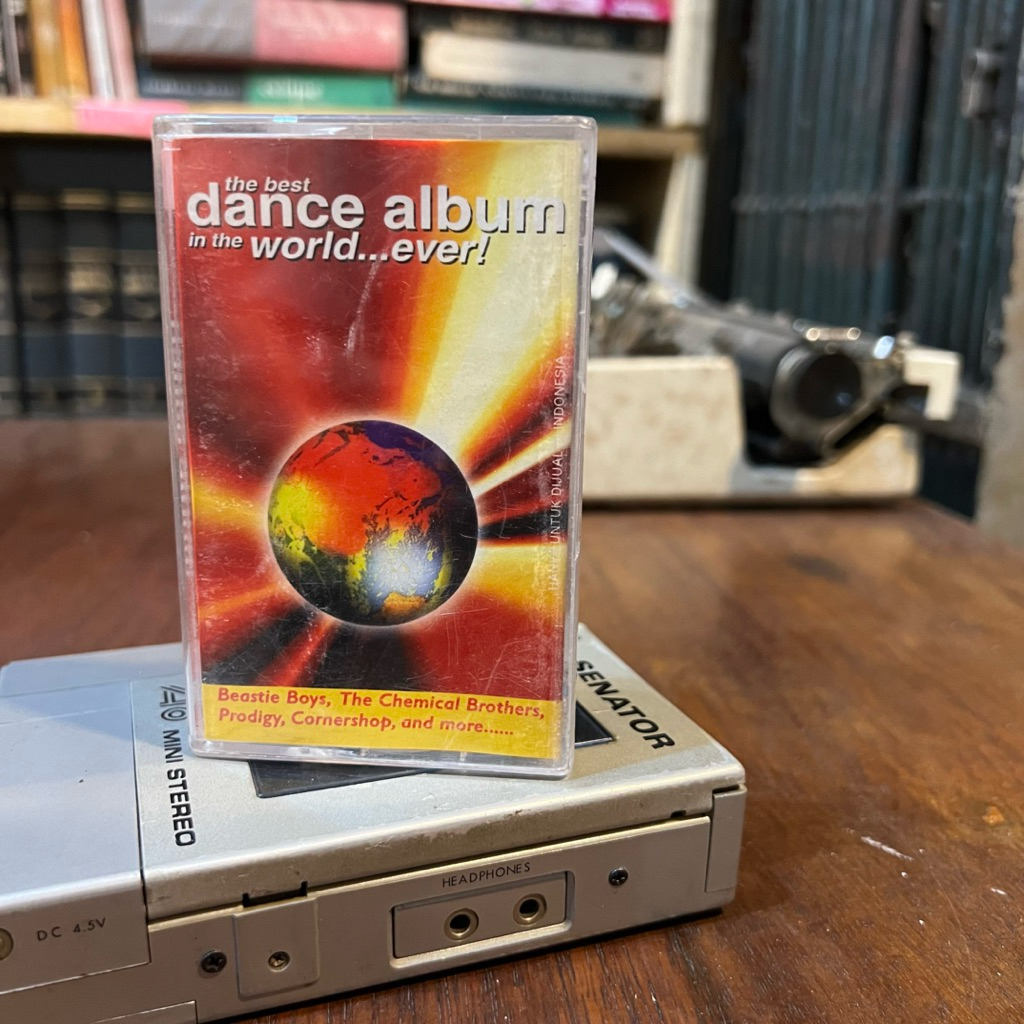Kaset Pita Dance Album In The Word Ever Beastie Boys, The Chemical Brothers