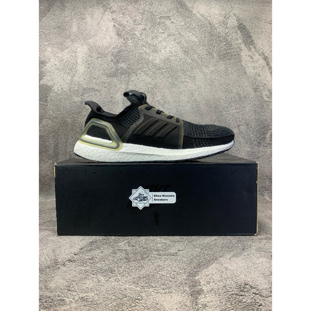 Sepatu Second  Adidas UltraBoost 19 'Core Black'  Size 42 2/3 insole 27 cm  Original Guarantee 100%