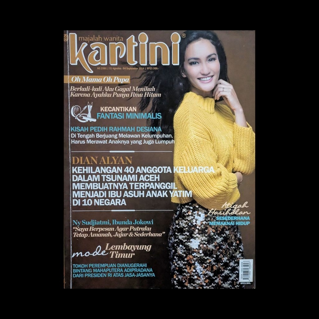 Majalah Kartini, No. 2381/2014 - Cover: Atiqah Hasiholan // Ny. Sudjiatmi (Ibunda Jokowi) - Tania Sj