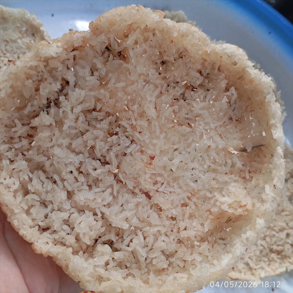 kerak nasi mentah 10 keping