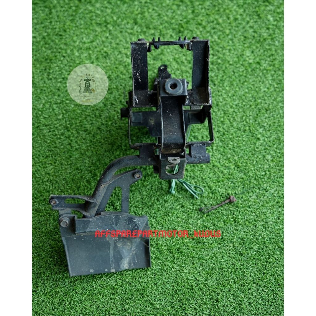 Dudukan Cover Tempat Aki Honda Vario fi 125 Old  Pangkon Aki Honda Vario 125 / Original copotan