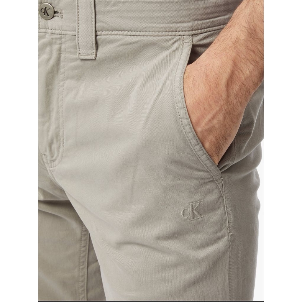 Celana Chinos Calvin Klein