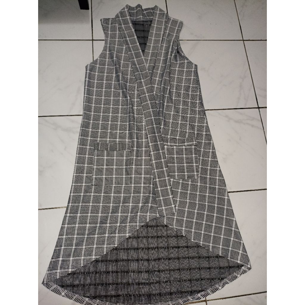 Cardigan Panjang Warna hitam putih