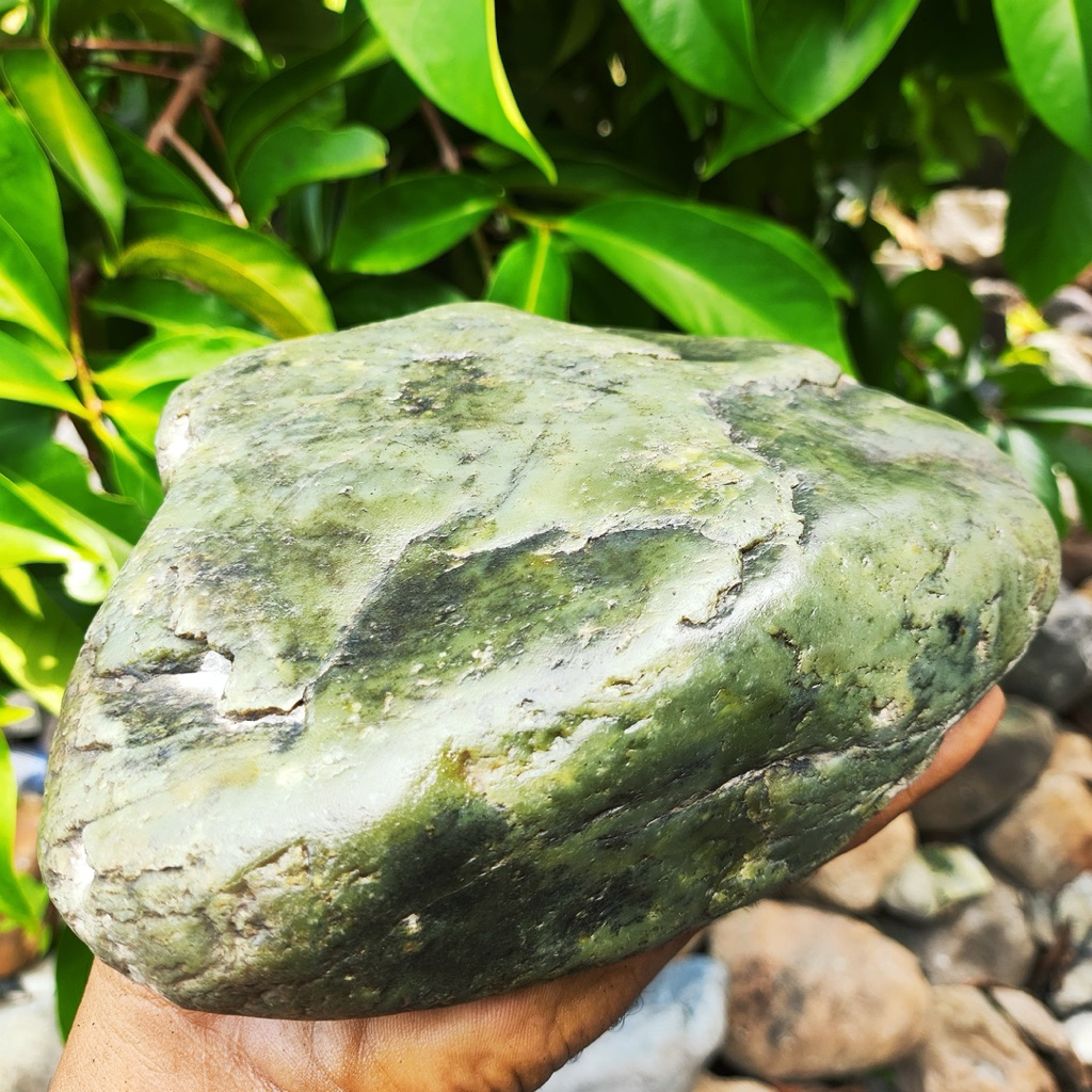 BONGKAHAN BATU GIOK NEPHRITE