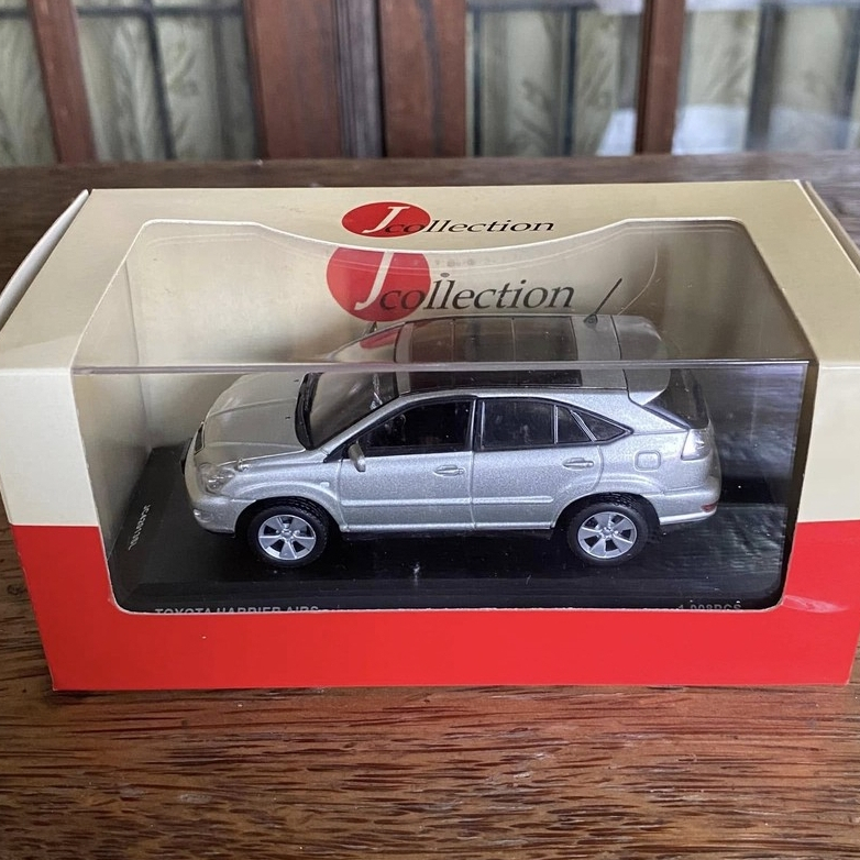 Diecast Toyota Harrier 1/43