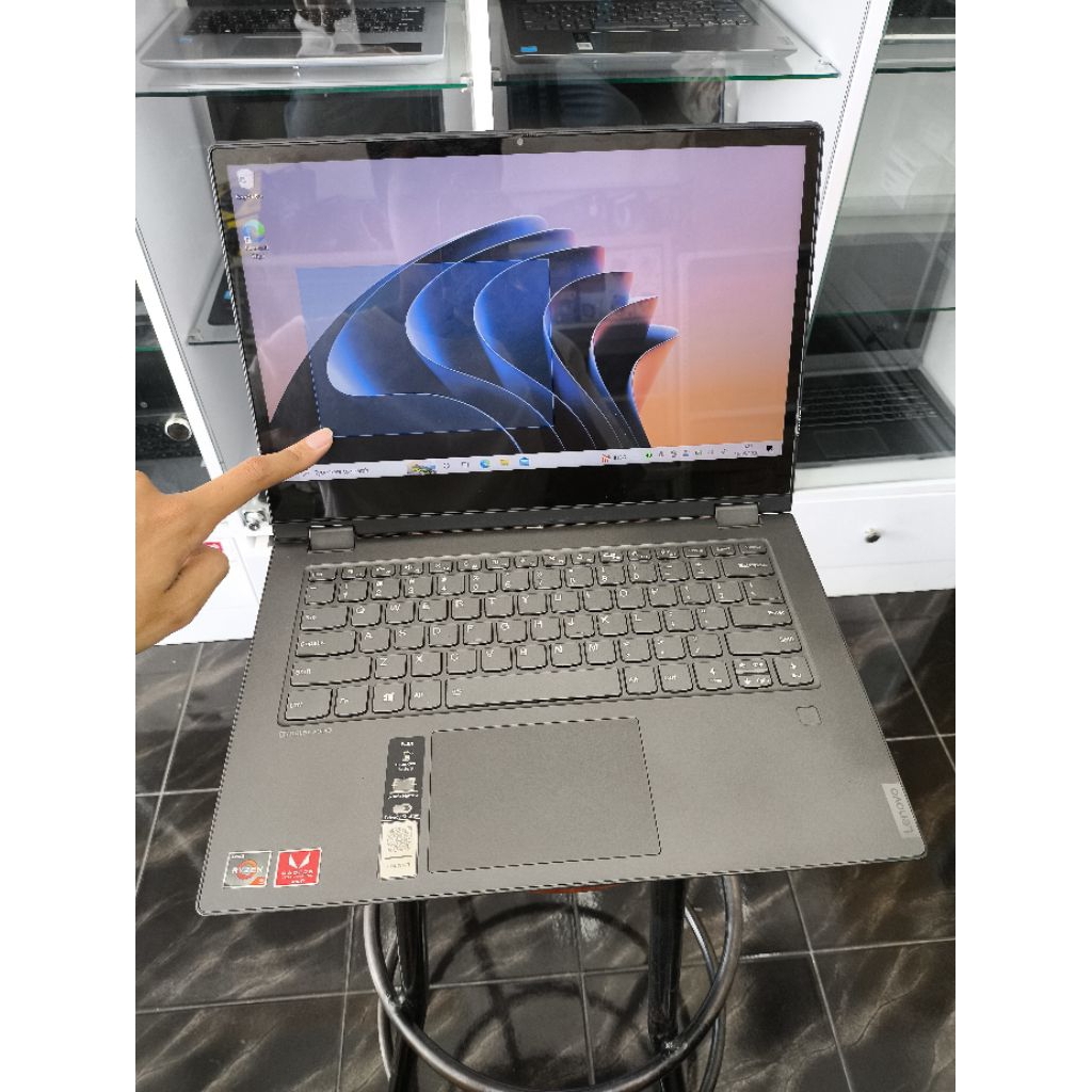 Lenovo Ideapad Flex-14API- AMD Ryzen 5 3500u - VGA AMD Radeon Vega 8 Graphics 2 gb- Ram 8 gb- ssd 25