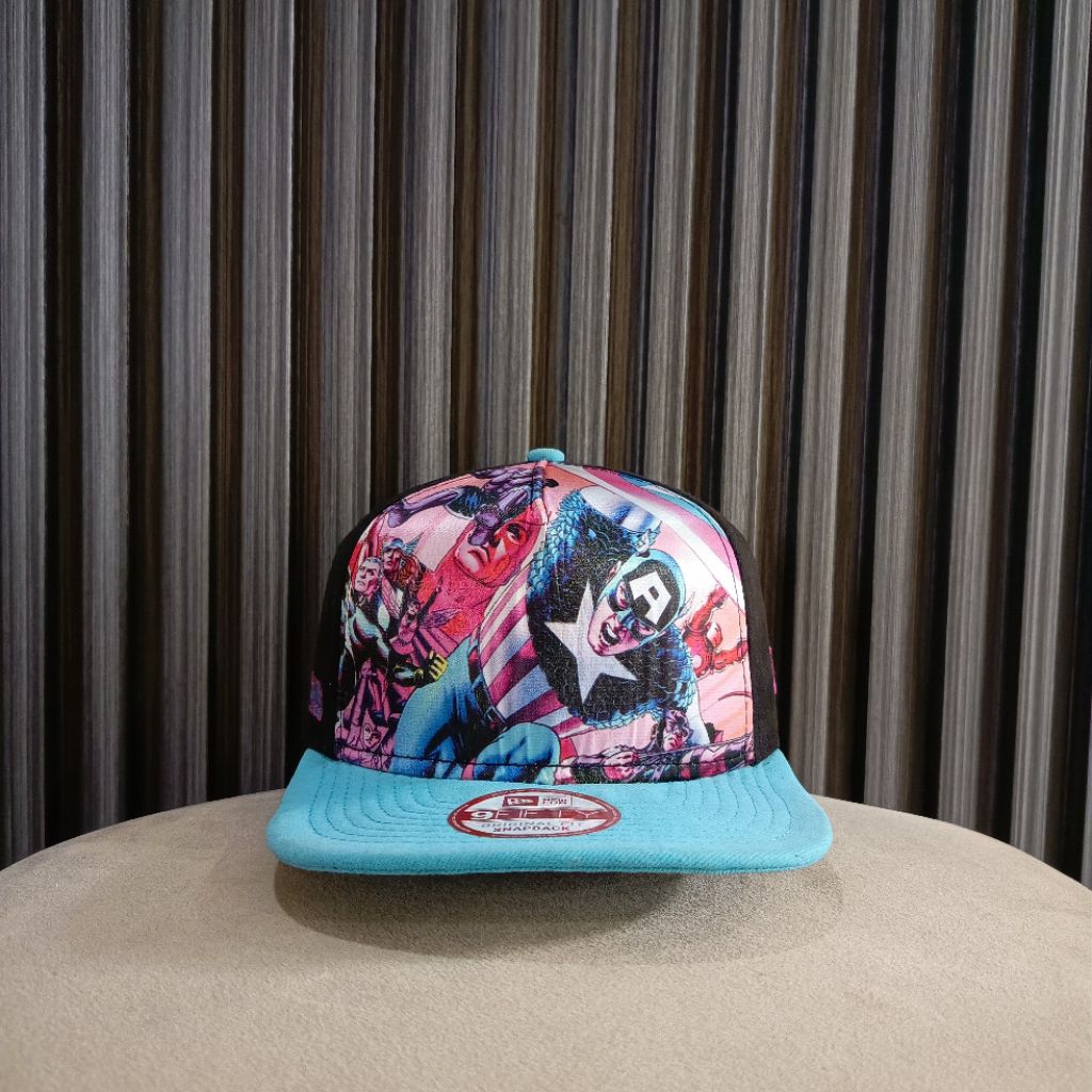 Topi Snapback AOP New Era x Marvel The Avengers