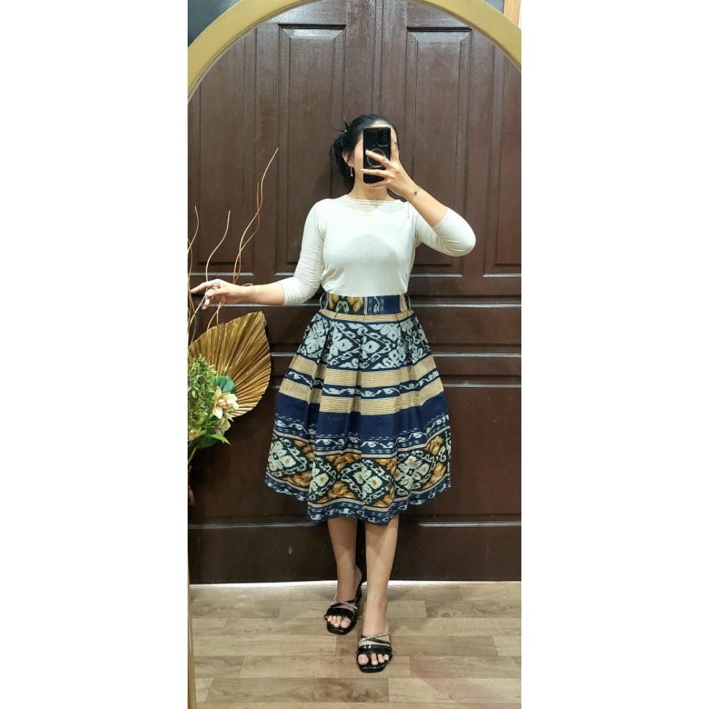Rok tenun jepara
