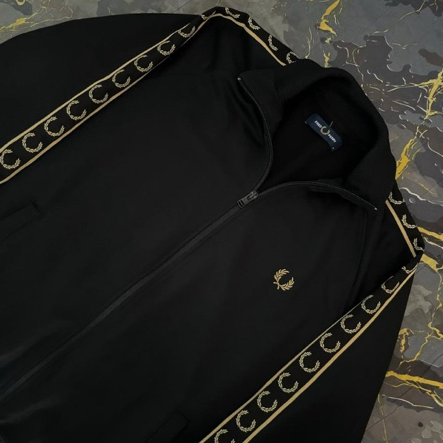 TC FRED PERRY TAPED GOLD