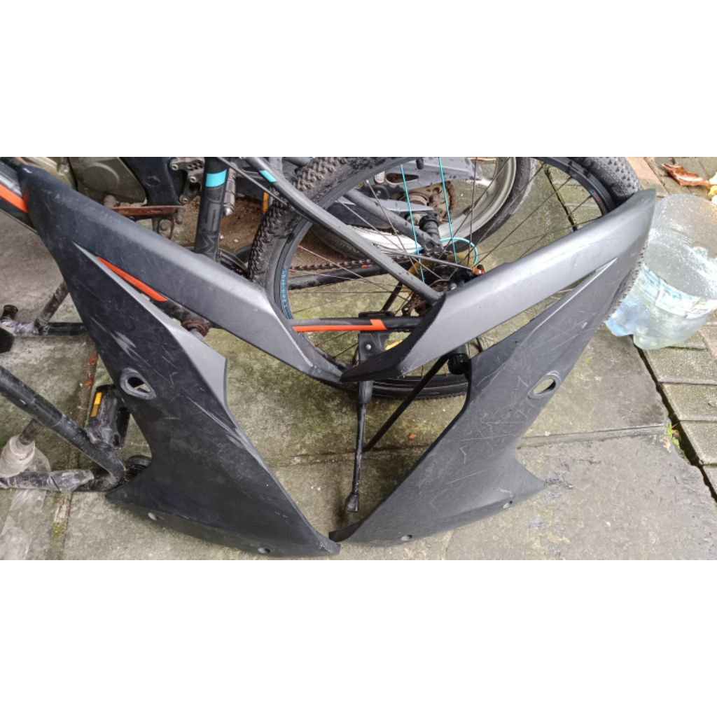 Fairing atau sayap atau body halus bekas motor Yamaha R15 V3