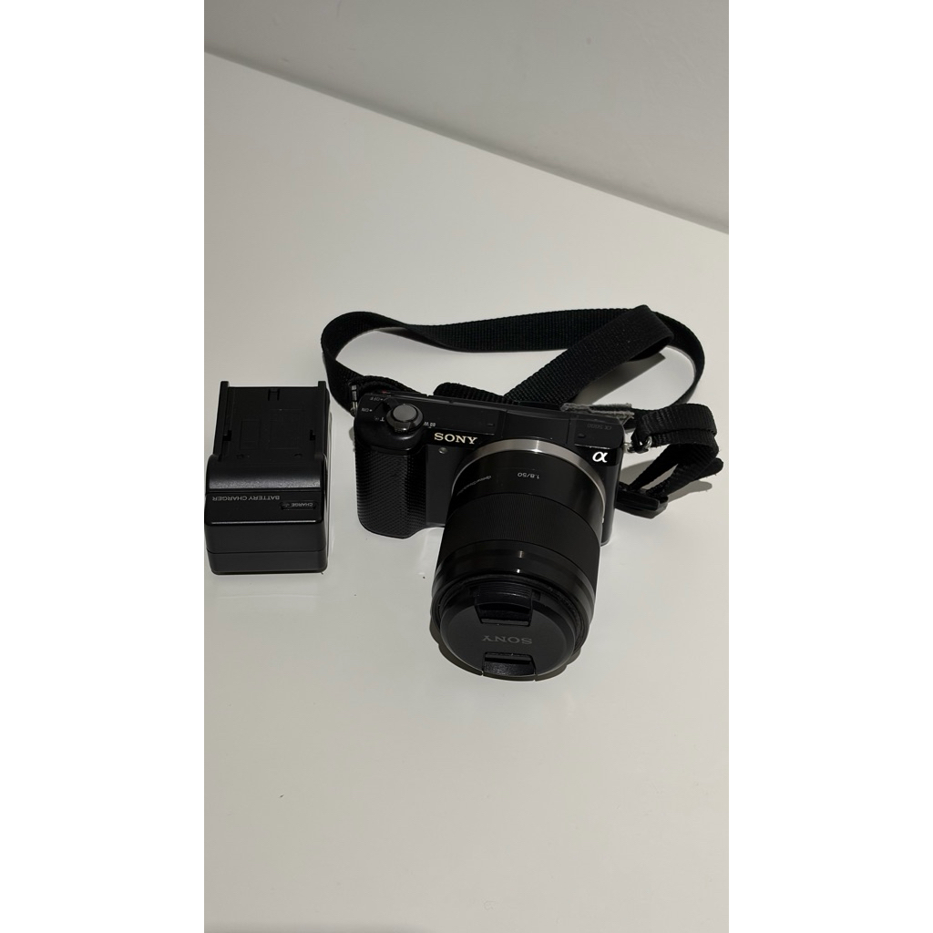 sony a5000 dengan lensa fix 50mm f1.8 second body only