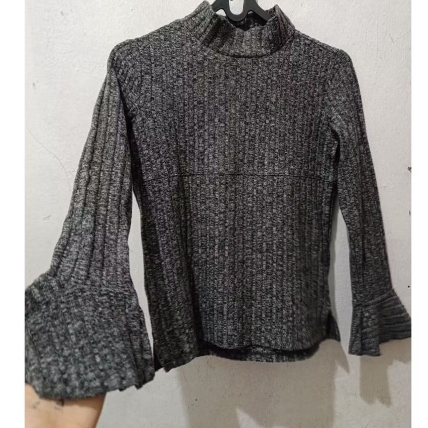 THRIFT/PRELOVED SERBA 20K, KNIT PRESSBODY, SALUR, BATIK, CREWNECK