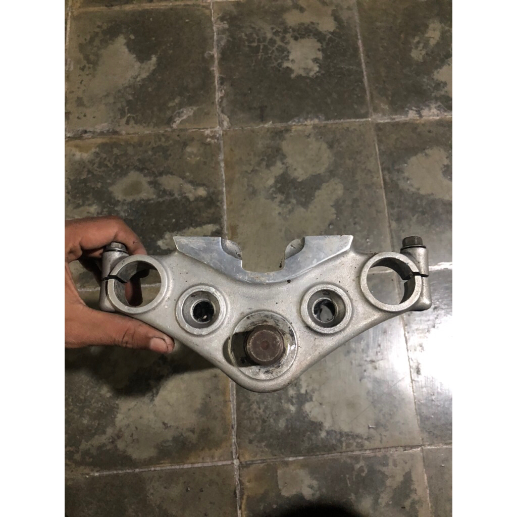 Segitiga T atas Bawah CBR 150 old /MP mono