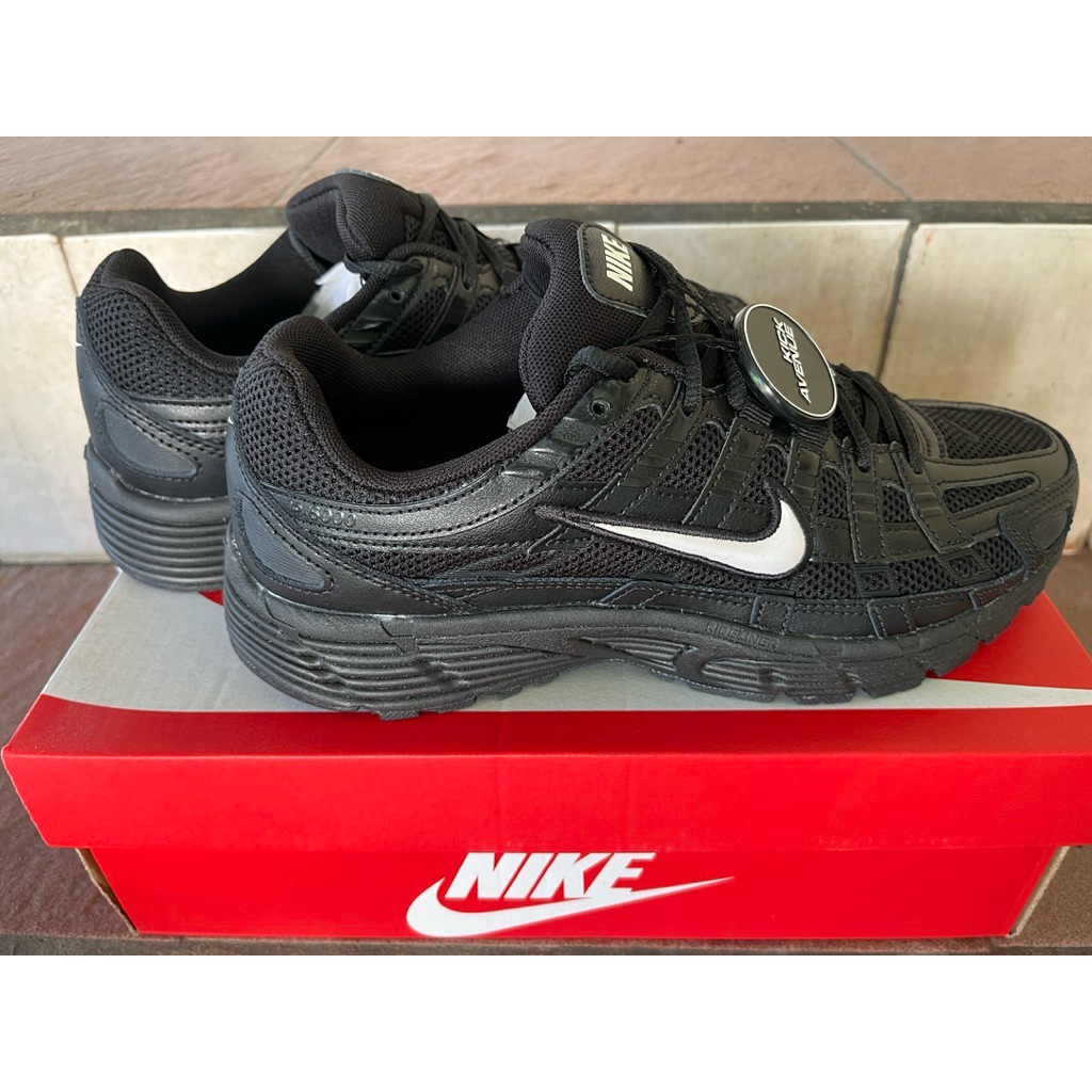 NIKE P6000