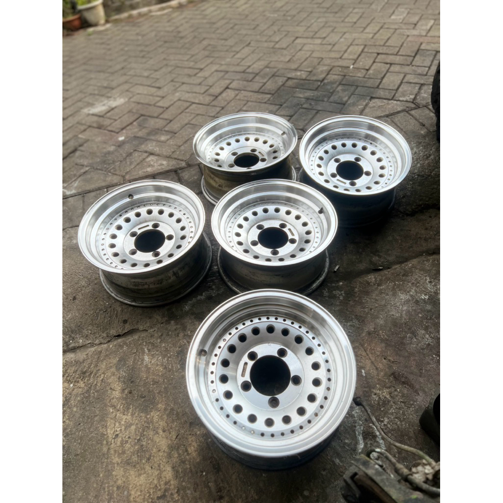 velg challenger r15 x 7 inch , pcd 5 x 139,7 sudah poles bubut, siap pakai 5 biji