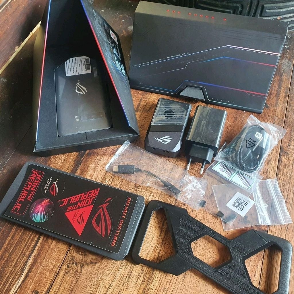 Asus ROG Phone 3 Pro 12/256 + Kipas Cooler Resmi Indonesia | ROG 3 5G 128 GB Like New HP Game