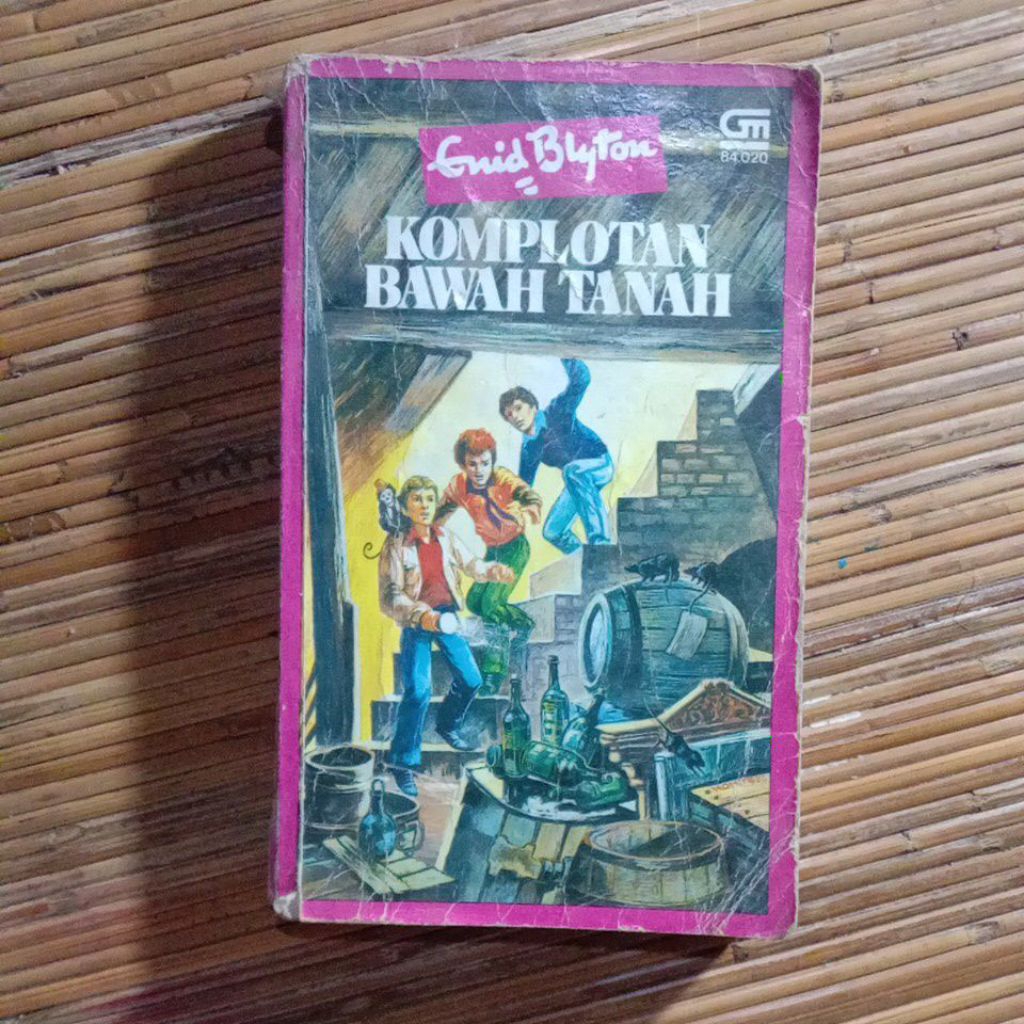 Novel Lawas Original Enid Blyton - Komplotan Bawah Tanah