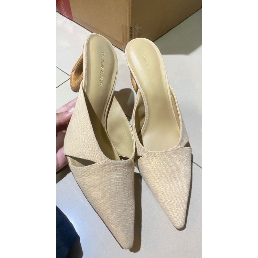 Preloved Heels Charles & Keith