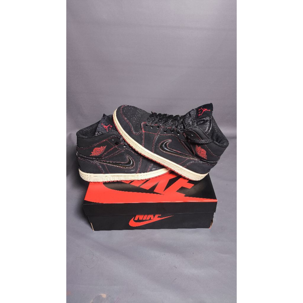 Sepatu casual sneakers Air Jordan 1 AJ1 Mid Fearless "Come fly with me" second bekas