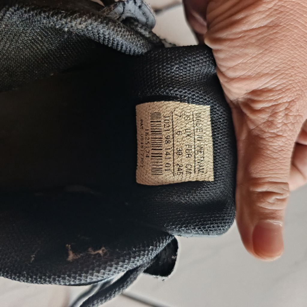 sepatu fila full black second