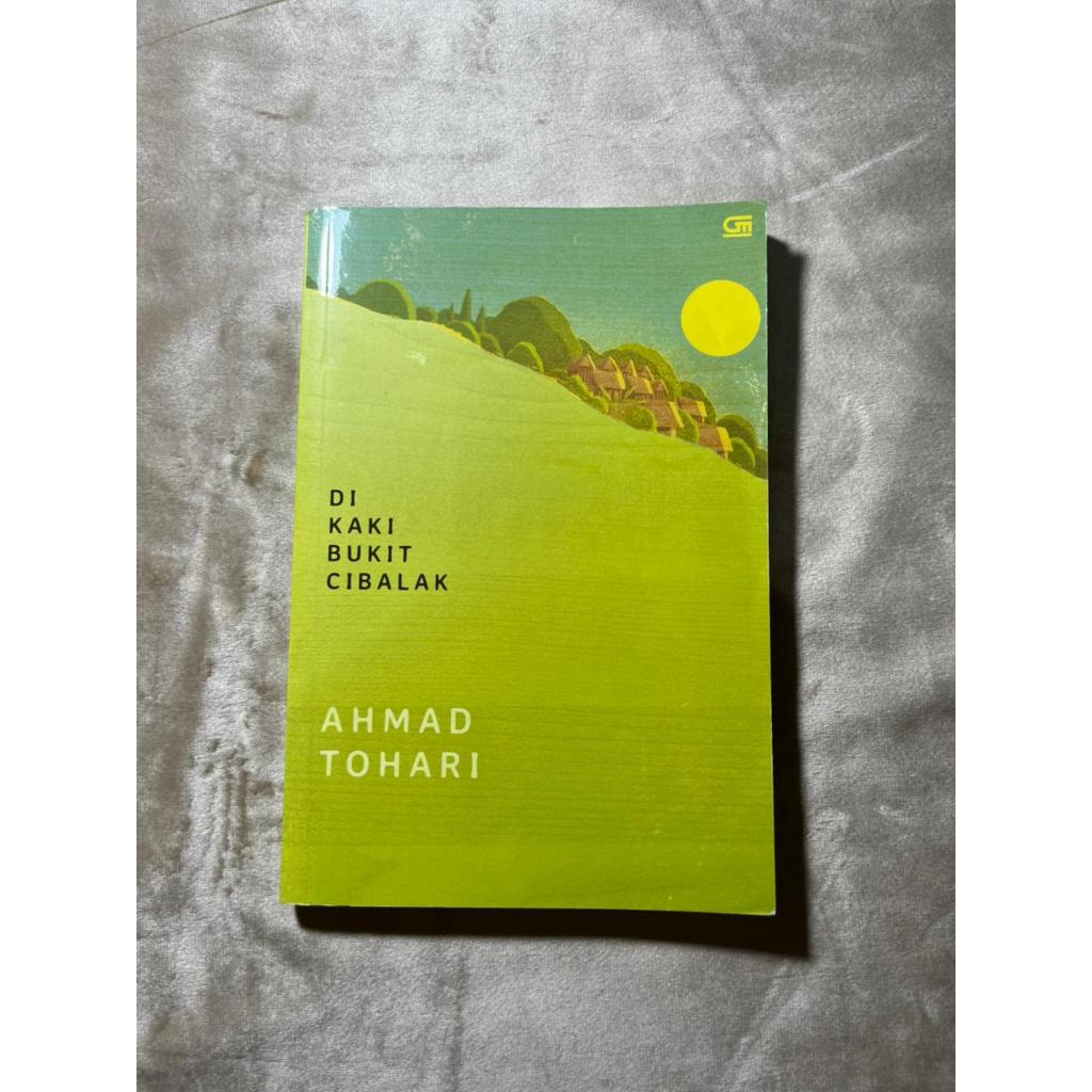 Di Kaki Bukit Cibalak (Ahmad Tohari)