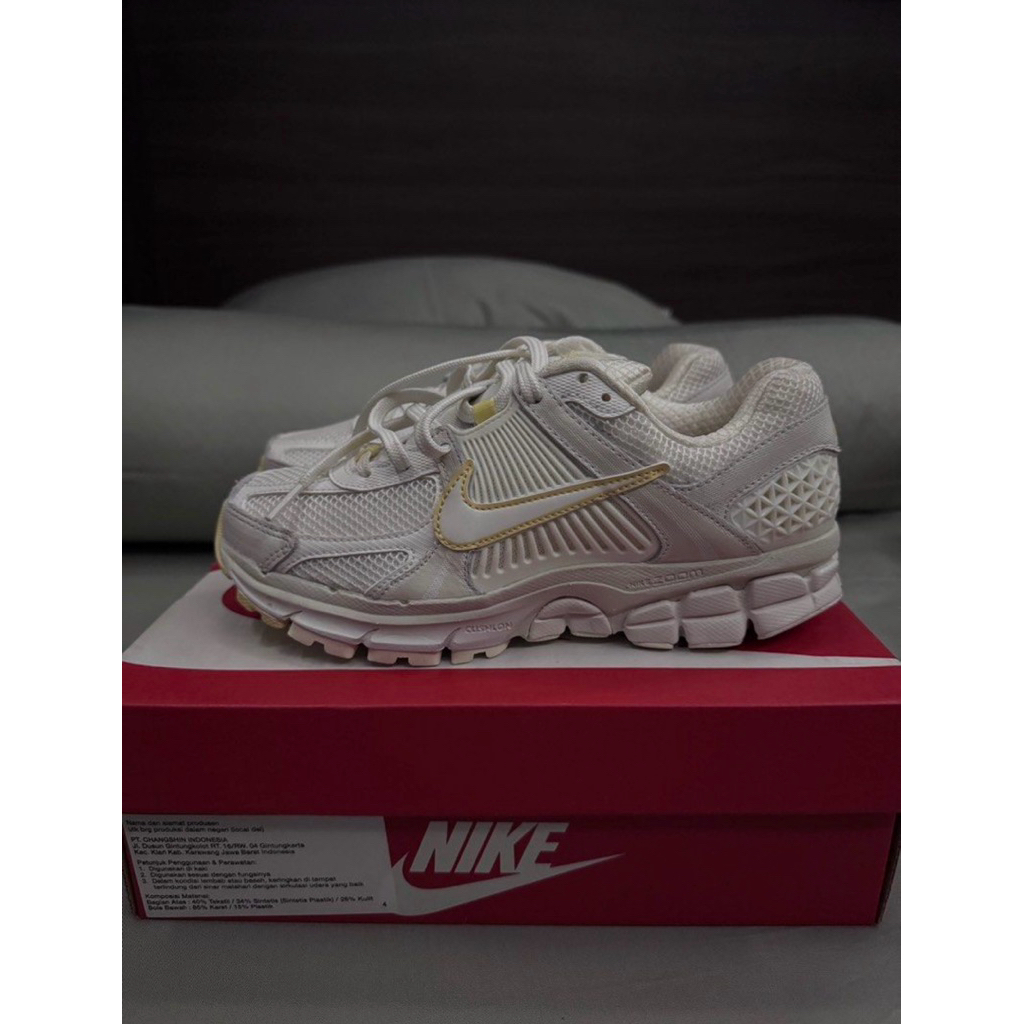 Nike Zoom Vomero 5 - White