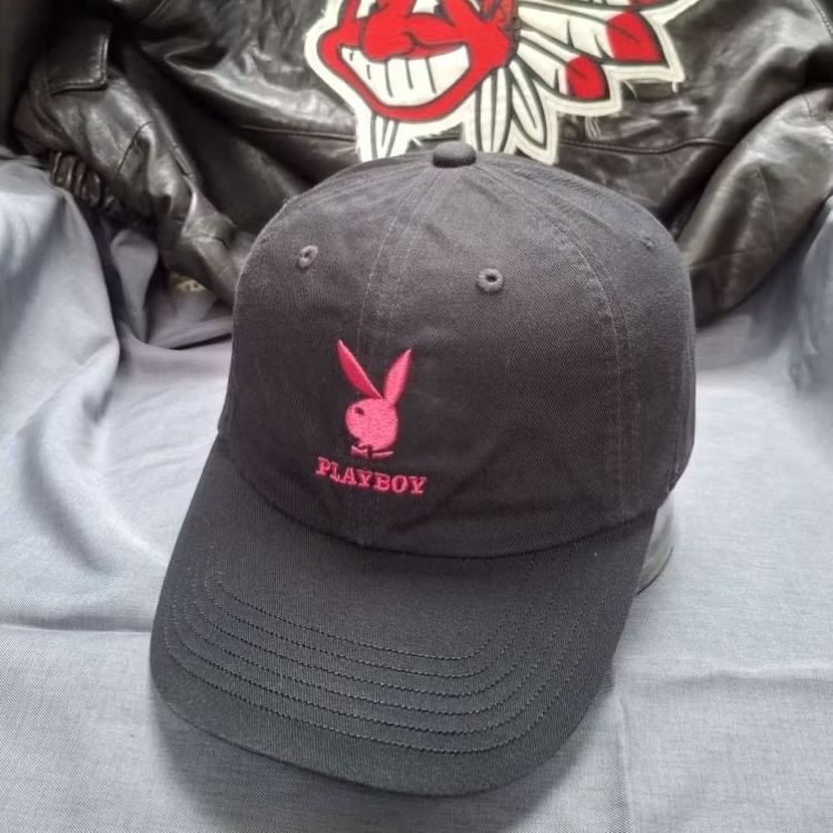 Topi Vintage Playboy E-Come Japan Market Black Pink Original