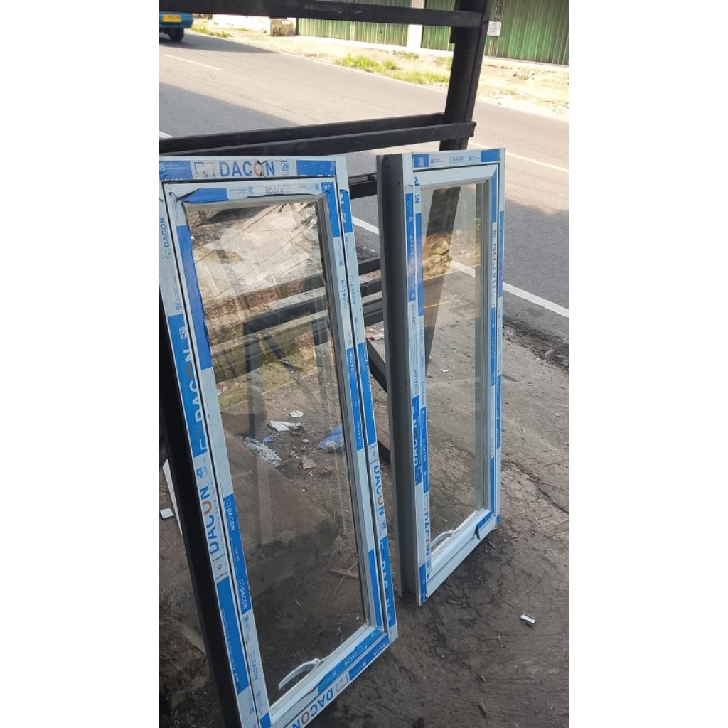 jendela aluminium+ornamen 120×60