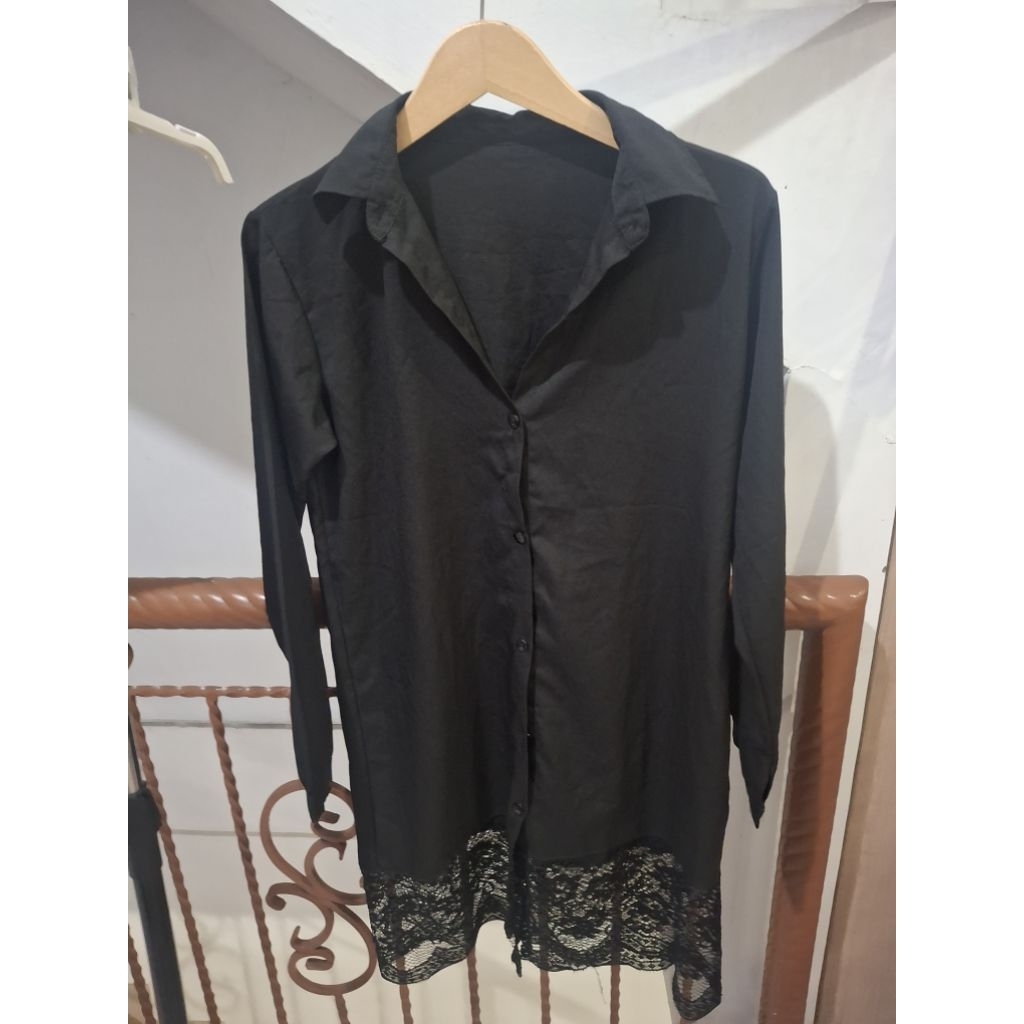 dress kemeja hitam renda