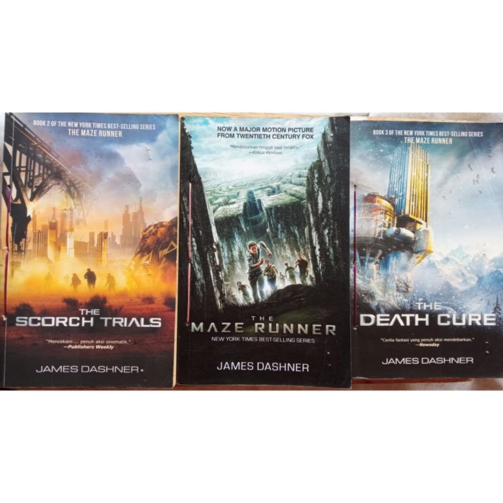 Pake novel seri Maze Runner 1-3 (Edisi Bahasa Indonesia)