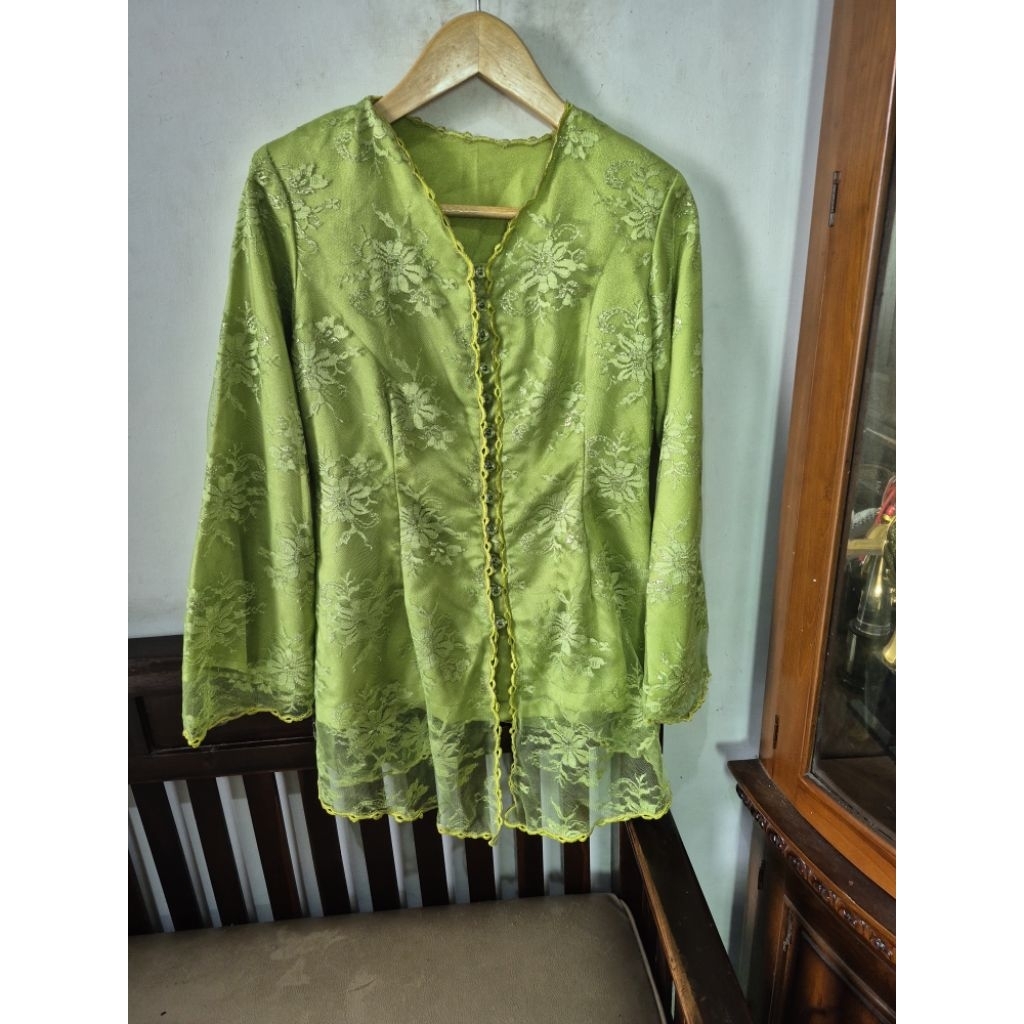 Preloved Kebaya Brokat Lime Green Full Furing - Baju Pesta