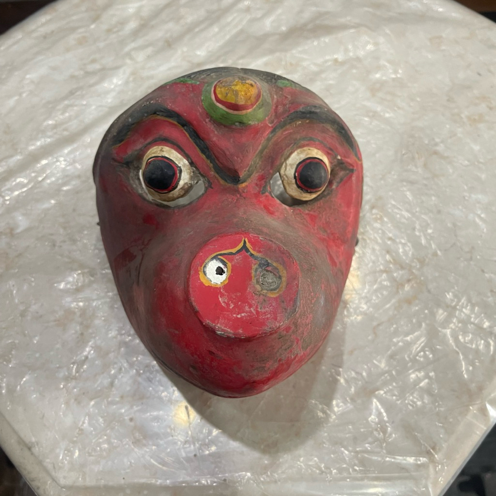 Topeng Babi Ukir Kayu Warna Merah Lawas Jadul Tua