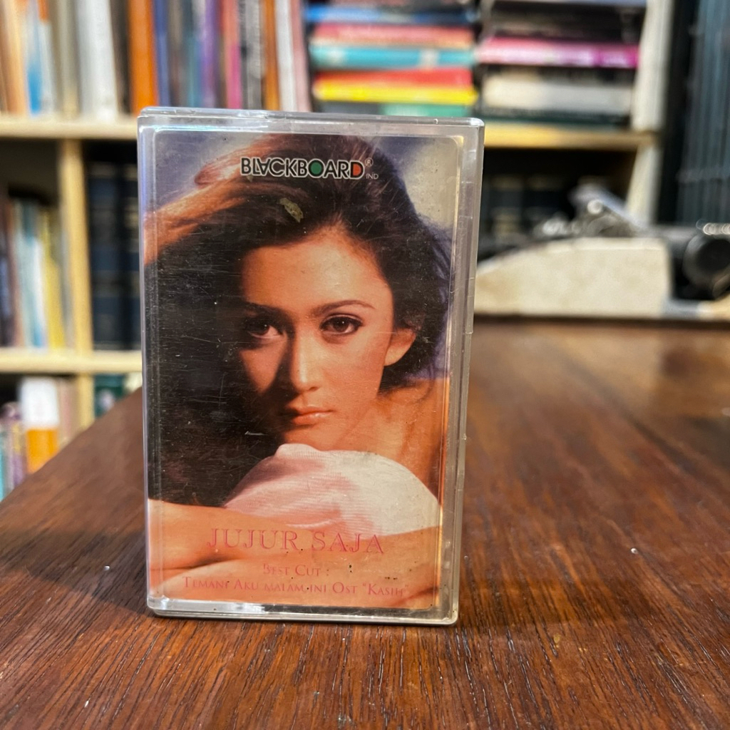Kaset Pita Nafa Urbach Jujur Saja
