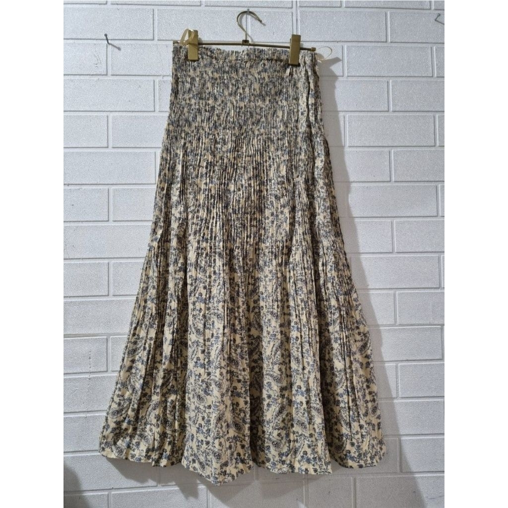 Rok Uniqlo colab Ines paris