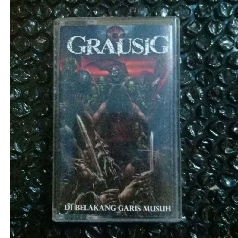 Kaset Grausig - Di Belakang Garis Musuh (Mulus)