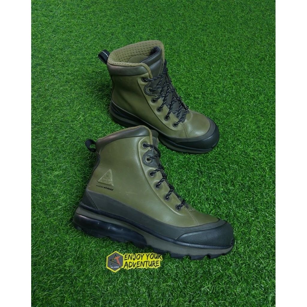 sepatu gunung trekking nike size 49